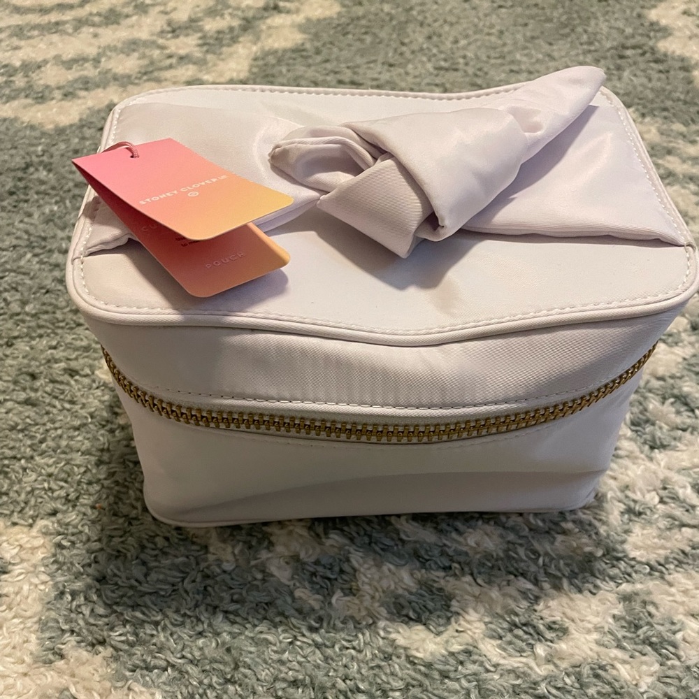 Stony clover for target pouch